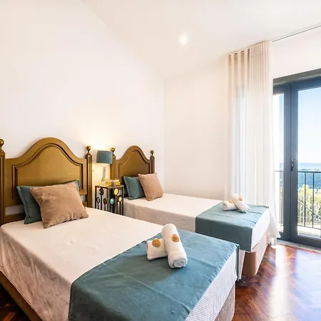 Holiday Home In Albufeira With Sea Views Албуфейра
